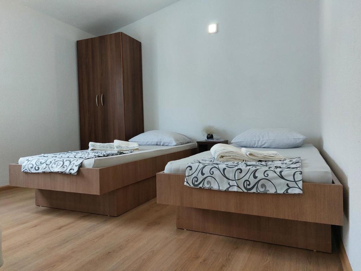 נאום Apartmani Sunset מראה חיצוני תמונה